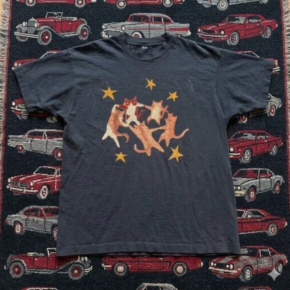 Gildan Other - Y2K style t-shirt featuring a graphic dancing cat